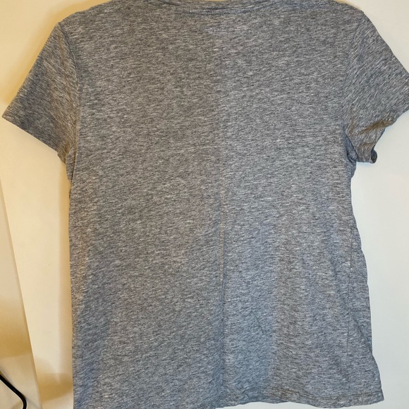 levi’s graphic tshirt - Picture 2 of 3